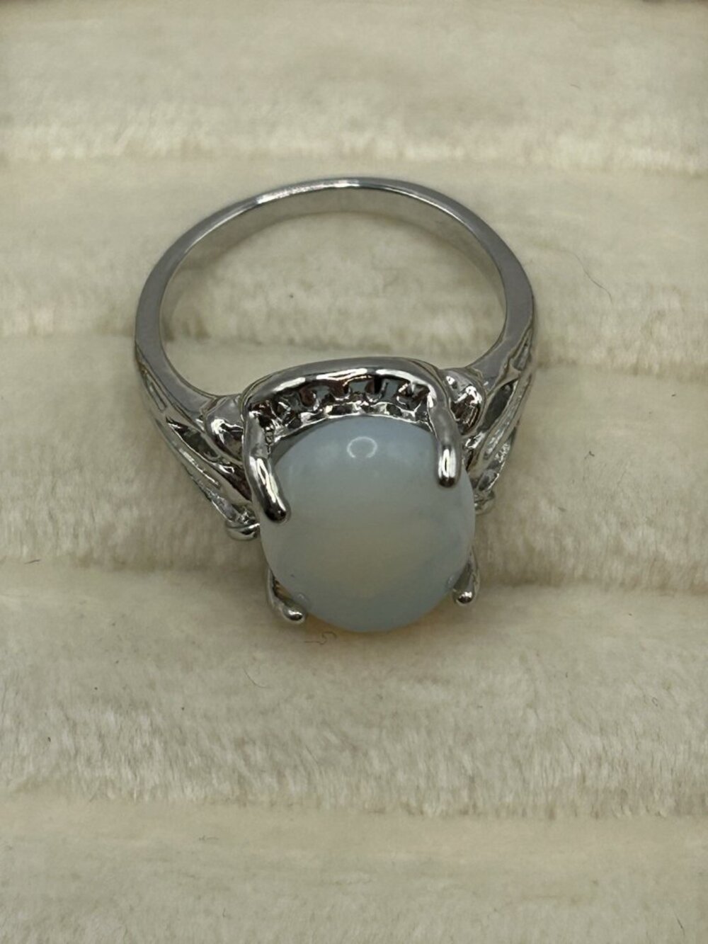 Vintage Opalite Glass Oval Ring Silver Tone Filigree Setting Size 6 Witchy Gift - Picture 8 of 11